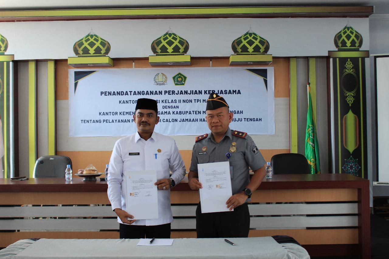 Permudah Pembuatan Paspor Bagi Calon Jamaah Haji, Imigrasi Mamuju Jalin Kerjasama Dengan Kemenag Mateng